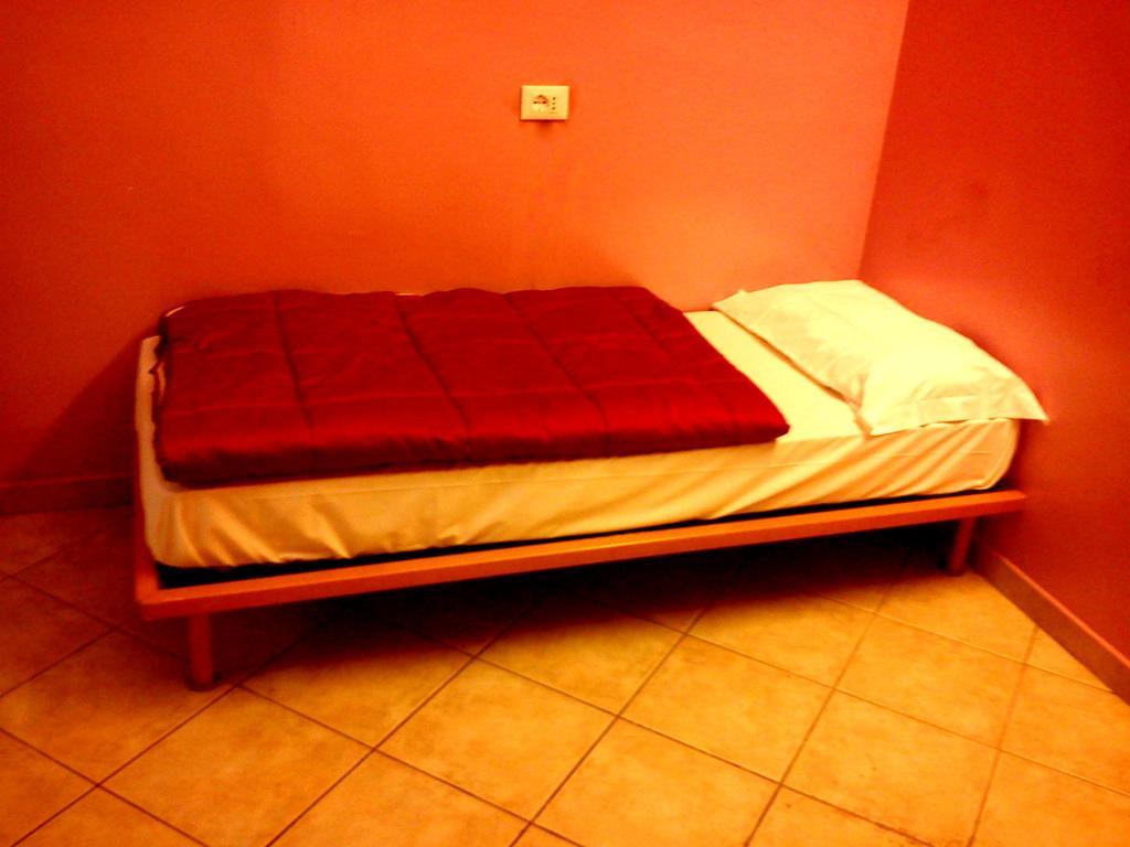 Youth Meeting Home Florence Room photo
