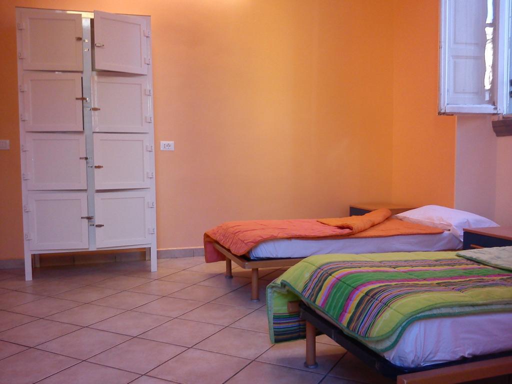 Youth Meeting Home Florence Room photo