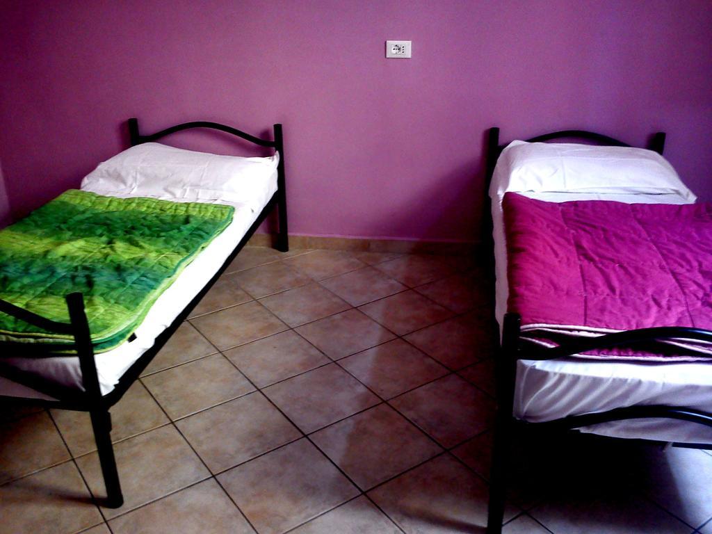 Youth Meeting Home Florence Room photo